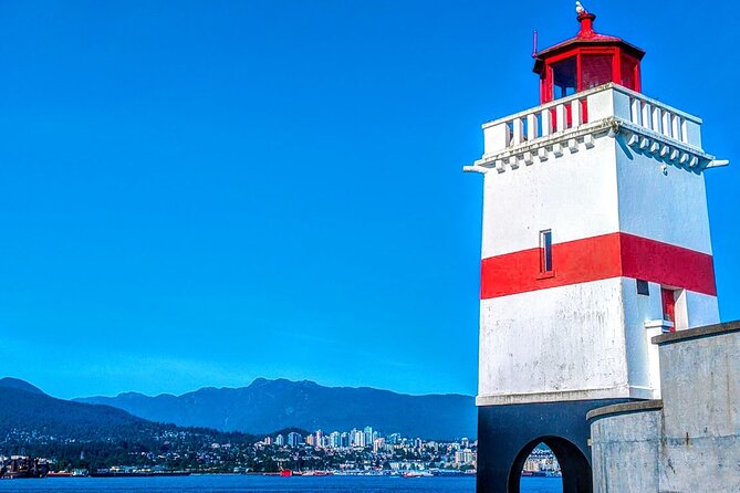 3 Unforgettable Hours in Vancouver - Totem Poles, Lookouts, and the Lighthouse: Icon Stops That Matter