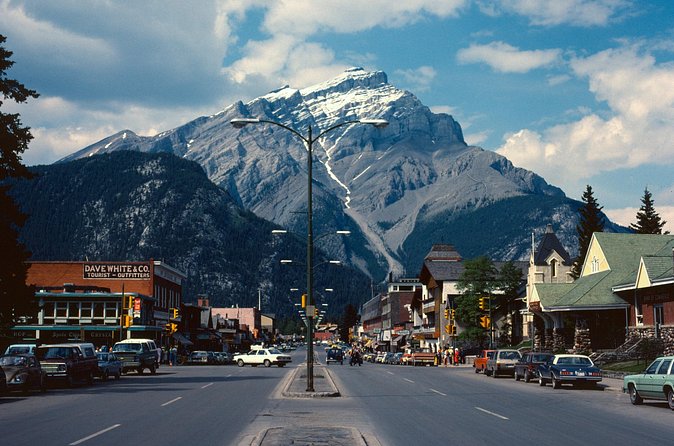 4 Days Canadian Rockies Fall/Spring Tour - Golden’s Send-Off and the Return to Vancouver