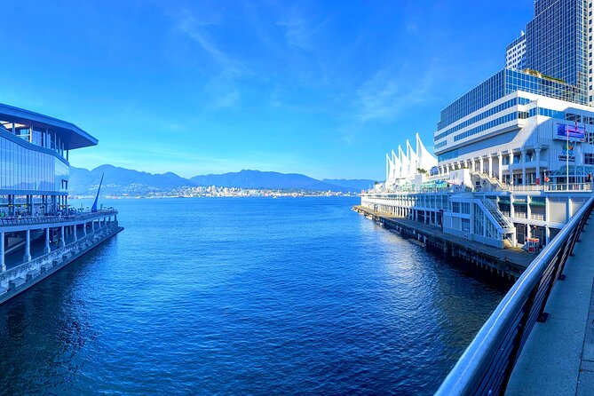 4 Unforgettable Hours in Vancouver - Gastown and the Steam Clock: start with the city’s oldest core
