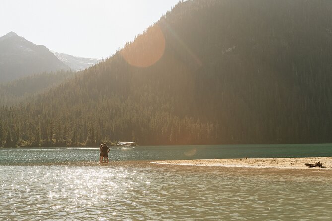 Alpine Lake Flightseeing Experience from Squamish - Your time on the lake: how much exploring you really get