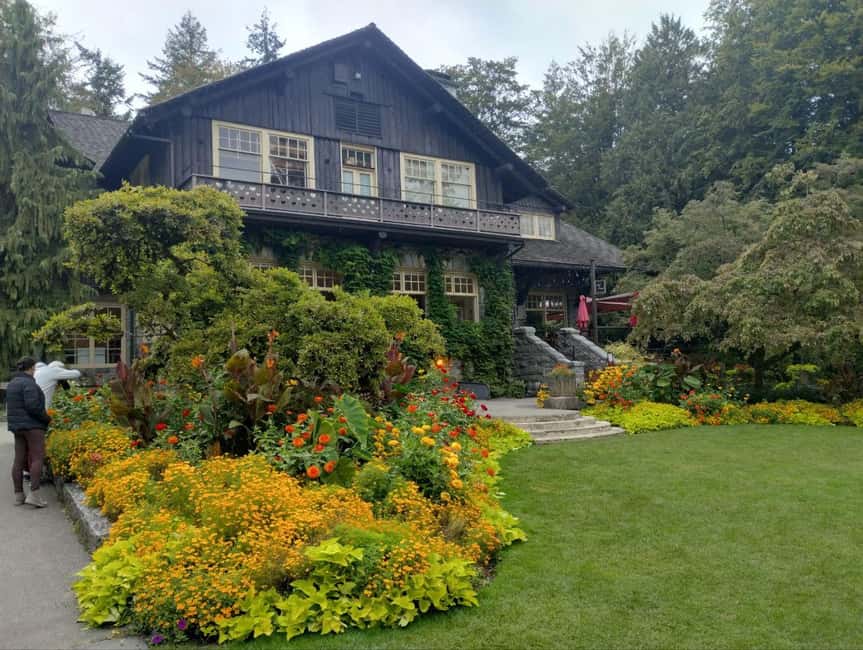 Aquarium & StanleyPark+20 Gem Spots+City/Vip Car+Small Group - Getting picked up at Burrard SkyTrain and riding in comfort
