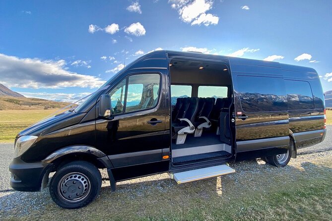 Arrival Private Transfer Vancouver YVR or Cruise Port to Vancouver by Minibus - Finding Your Chauffeur: Wooden Statues, Baggage Carousels, and the Cruise Desk