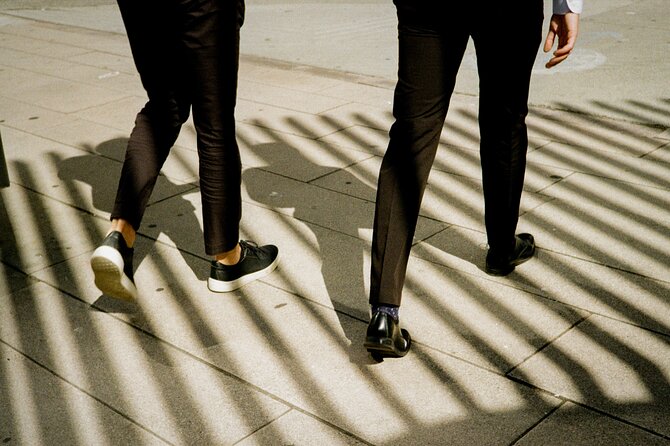 Art of Street Photography Guided Walk - Small-Group Flow: Why Max 6 Travelers Feels Better