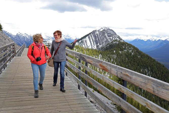 Canadian Rocky Mountains & Banff 5-Day Premium Tour - Day 4: Icefields Parkway to Jasper, Optional Ice Explorer, and Blue River Cabins