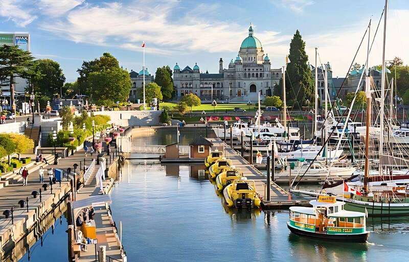 Day Trip from Vancouver to Victoria and Butchart Gardens - Royal BC Museum stop: a quick culture checkpoint