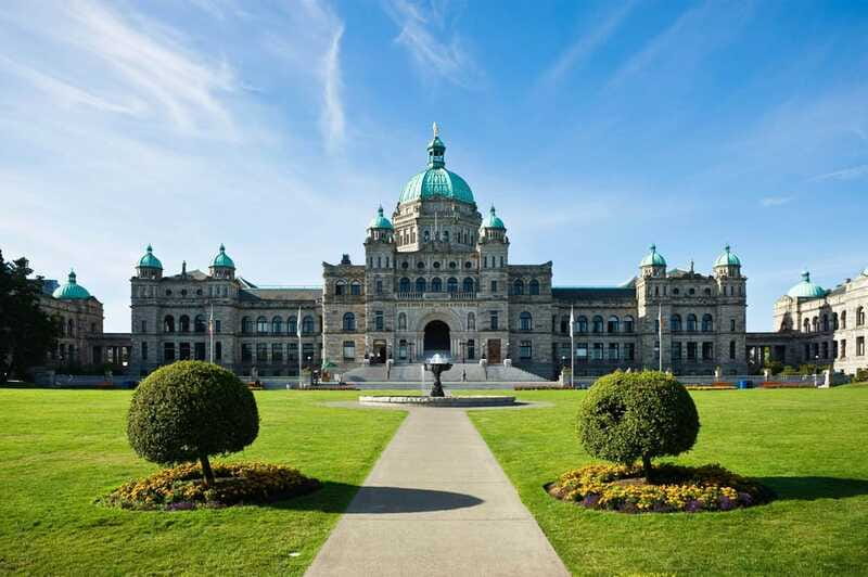 From Vancouver: Full-Day Victoria Tour with Ferry Ticket - What to bring (and what not to bring) for a smooth day