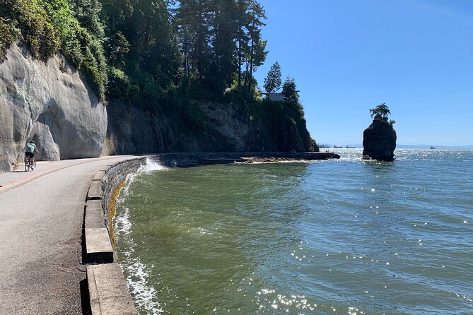 Half-day Hike and Bike Tour in Vancouver - Why this Lighthouse Park to Stanley Park combo makes sense