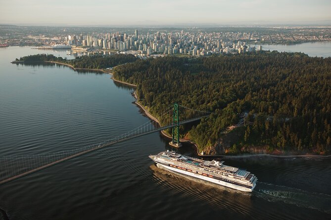 Helicopter Tour of Vancouver City (Depart SKY Hangar) - SKY Hangar in Pitt Meadows to the SKY Shuttle ride