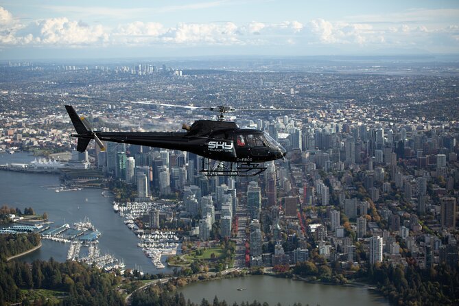 Helicopter Tour of Vancouver City (Depart SKY Hangar) - Pilot commentary and landmark spotting in English