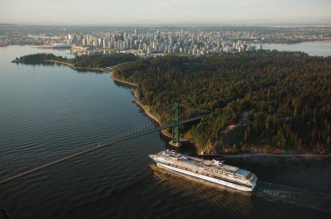 Helicopter Tour of Vancouver City (Depart SKY Hangar) - Weather reality: when clouds show up