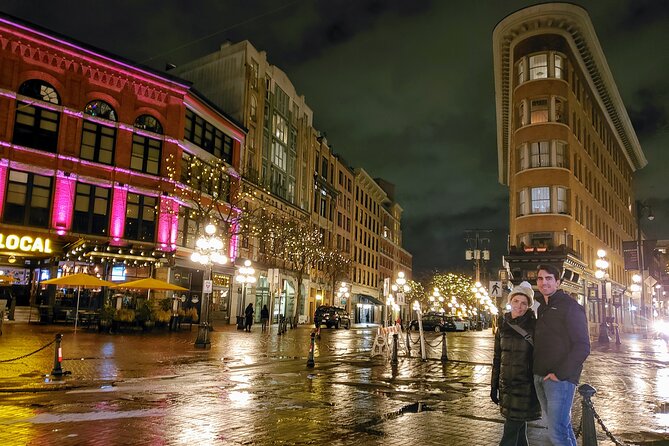 Photography & Walk at Night - Meeting at the Steam Clock and getting oriented fast