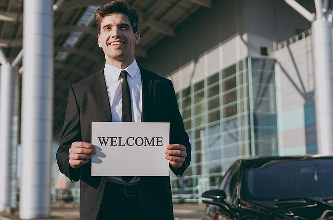 Private Airport Transfer to Vancouver Downtown and Canada Harbour - How Far in Advance Should You Book?