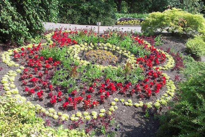 Private Tour: Gardens of Vancouver - Queen Elizabeth Park: the view you’ll remember