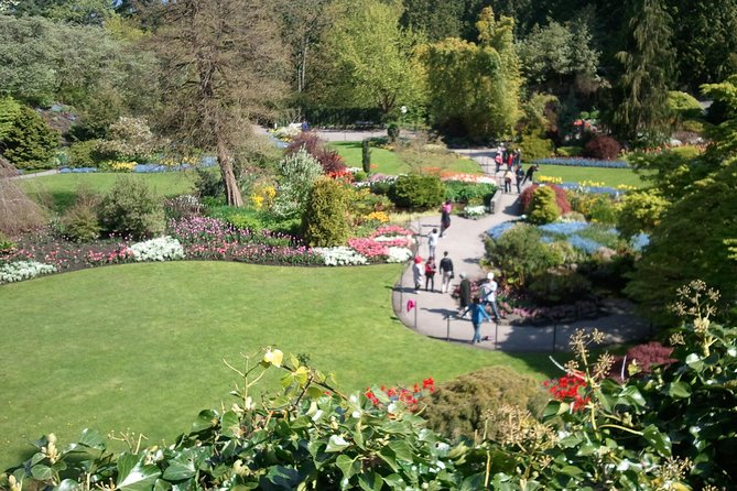 Private Tour: Gardens of Vancouver - Bloedel Conservatory: tropical air and free-flying birds