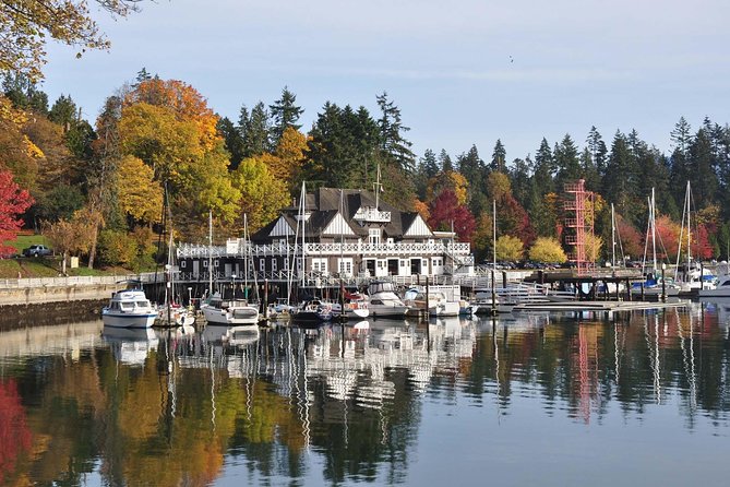 Private Tour: Vancouver Sightseeing and Capilano Suspension Bridge - English Bay Beach: quick access to Vancouver sunset culture