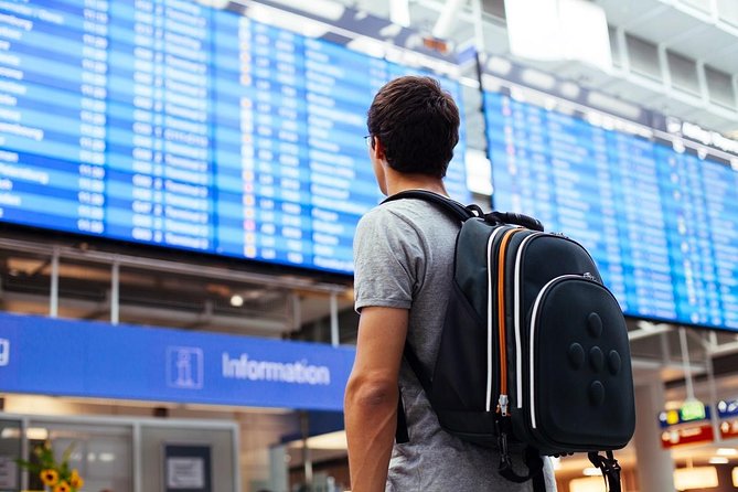 Private Transfer to Vancouver Airport (YVR) - Hotel Pickup and the Meet-and-Greet Advantage