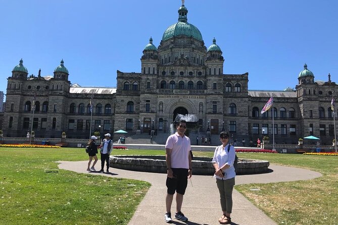 Private Vancouver to Victoria and Butchart Gardens with luggage - Private tour reality: who the guide style is for