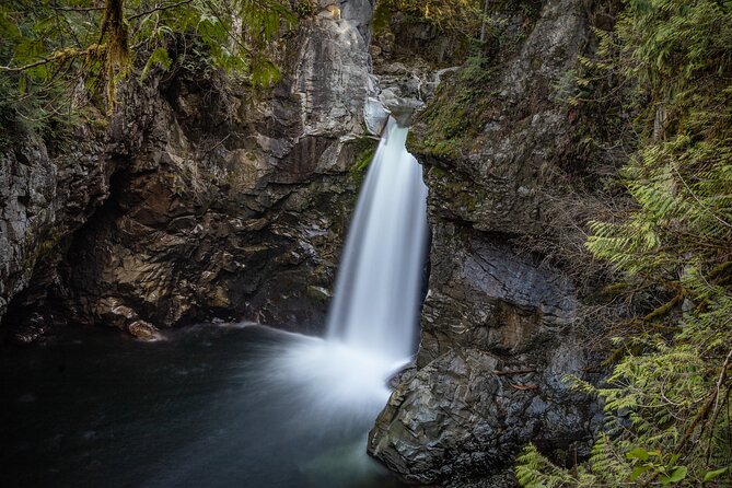 Squamish Canyon - Mamquam Falls viewpoints: the water’s power is the headline
