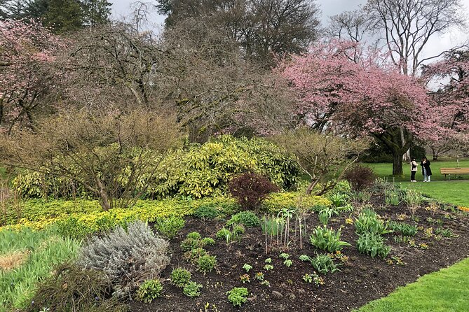 Stanley Park Bike Adventure with Lux Car Pick Up Affordable Easy - Gardens, pavilion time, and that in-park pause