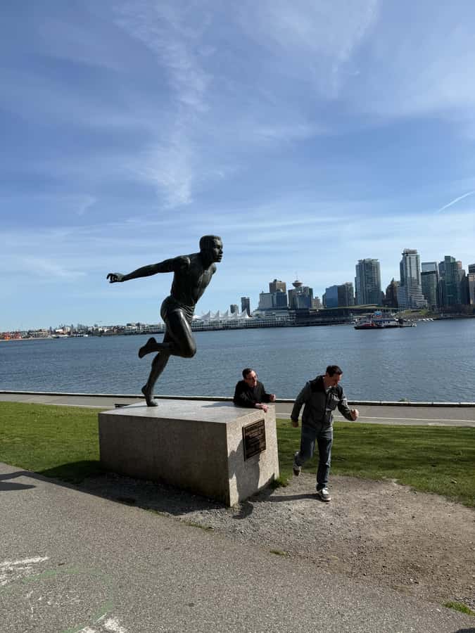 Stanley Park CarTour:SmallGroup/Comfort&CheaperThan BikeTour - Lions Gate Bridge arch drive and the Port of Vancouver lookout