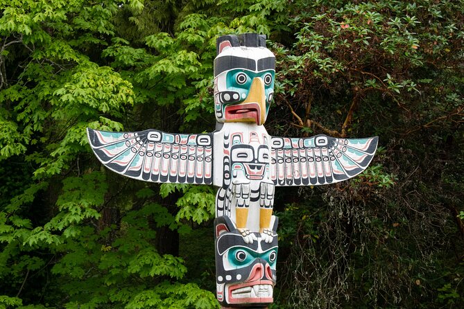 Stanley Park Highlights 2.5 Hour Walking Tour - Nature Stops: How to Enjoy Beaver Lake Without Chasing Wildlife