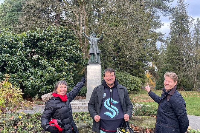 Stanley Park Highlights 2.5 Hour Walking Tour - Views and Photo Timing at the Waterline