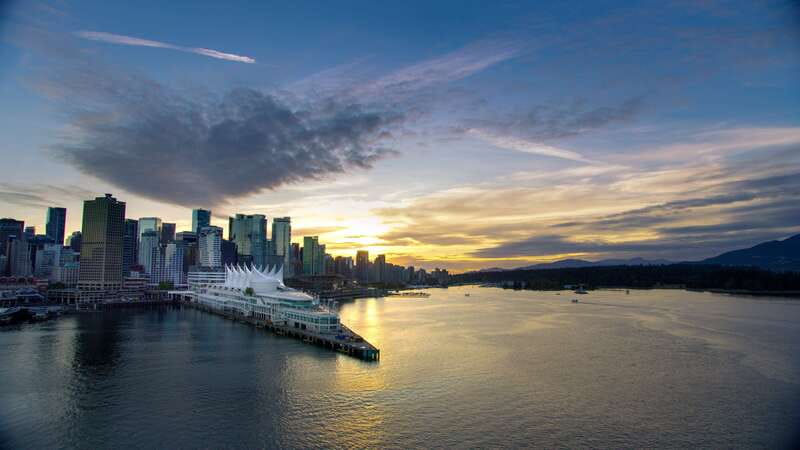 Sunset Bus Tour: Stanley Park & English Bay Photostops - Downtown Vancouver: bridges, Canada Place energy, and Robson Street