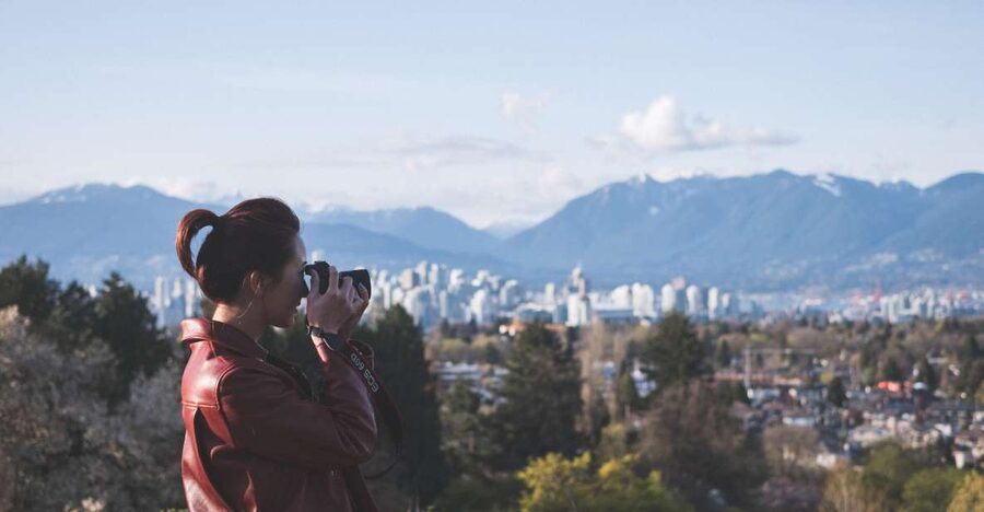 Sunset Bus Tour: Stanley Park & English Bay Photostops - The in-between time: why downtown pass-bys matter here