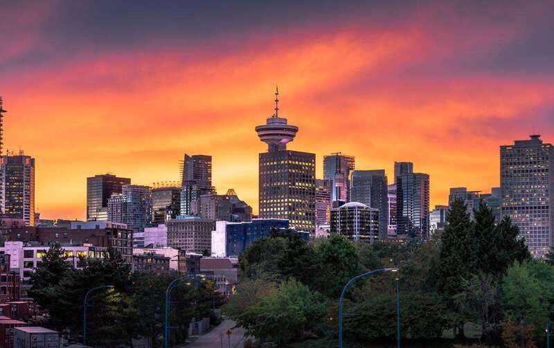 Vancouver: Attractions by Twilight Guided Tour with Dinner - Altitude Restaurant Dinner: Good Setting, Know What You’re Paying