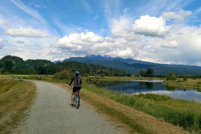 Vancouver Biking and Hiking Tour including Lunch - Lunch at the farm stop: fuel that doesn’t feel rushed