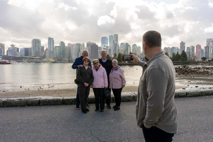 Vancouver: City Highlights & Vancouver Lookout Tour - Gastown Pass-by (and the Sunday Note You Should Not Ignore)