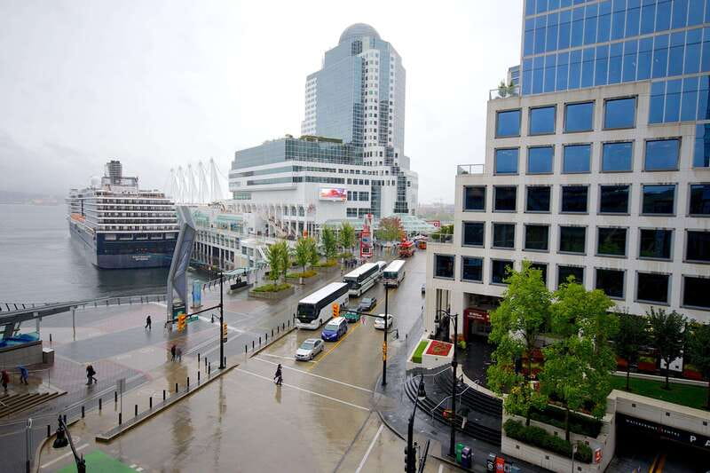 Vancouver: City + Lookout Tour & Option to Add YVR Drop-Off - Getting Oriented Fast: Downtown Vancouver From Canada Place to Robson Street