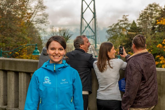 Vancouver City Sightseeing Tour: Granville Island & Stanley Park - Stanley Park at speed: trees, viewpoints, and totems