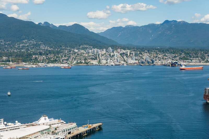 Vancouver: Entry Ticket for the Vancouver Lookout - Getting there at 555 W. Hastings: plan for a simple, central arrival