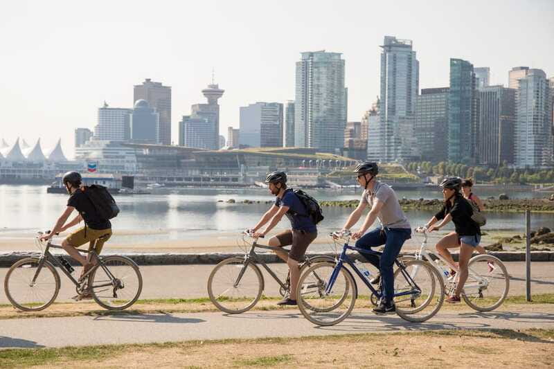 Vancouver: Guided Bike Tour - The Return Ride Through Coal Harbour: Seaplanes, Marinas, and One Last Waterfront Glance