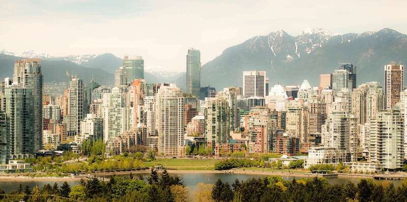 Vancouver Highlights 4-Hour Private Tour - Stanley Park by car and on foot: Totem Poles and Prospect Point