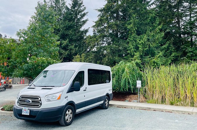 Vancouver International Airport Private Transfer - Value Math for Groups (Up to 14 People)