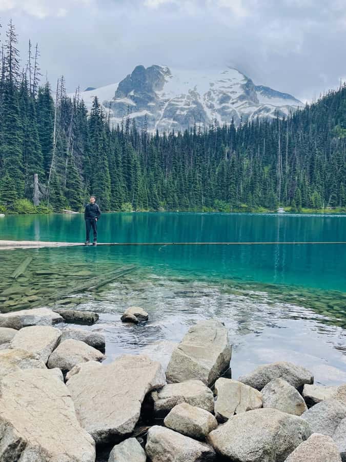 Vancouver: Joffre Lakes Park Hike and Whistler Day Trip - Your Whistler hour: how to spend it without wasting time