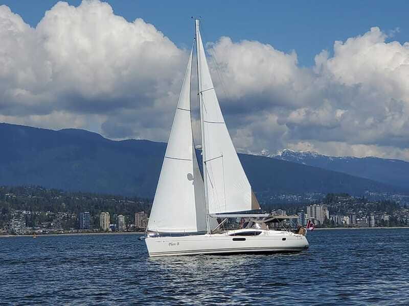 Vancouver: Mosquito Creek and English Bay Sailboat Cruise - English Bay time: snacks, drinks, and the chance to get hands-on