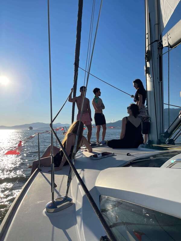 Vancouver: Mosquito Creek and English Bay Sailboat Cruise - What to watch for during the 150 minutes (and how to enjoy it more)