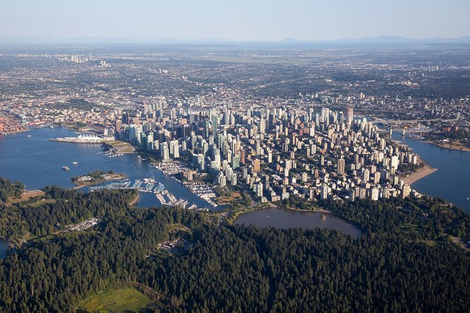 Vancouver Premium Tour: Capilano Bridge + Grouse Mountain Lunch - Stanley Park in 45 minutes: Prospect Point, Totem Poles, and rainforest views