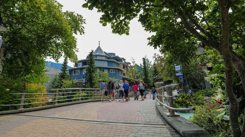 Vancouver: Sea To Sky Highway, Gondola, & Whistler Day Trip - Sea-to-Sky Gondola: 850 meters up for a true change of perspective