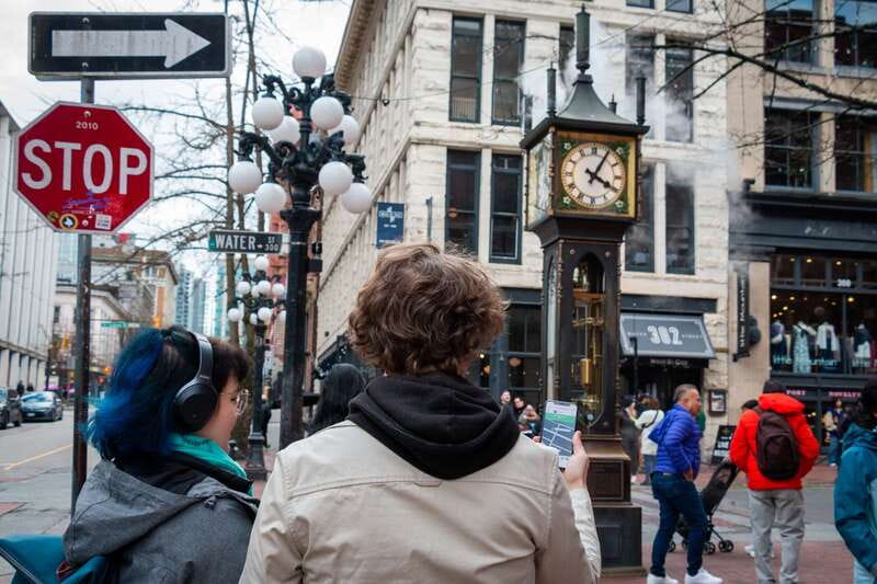 Vancouver: Self-Guided Smartphone Walking Tour of Gastown - Chinatown and Coal Harbour for Free: How the Added Routes Help You Read the City