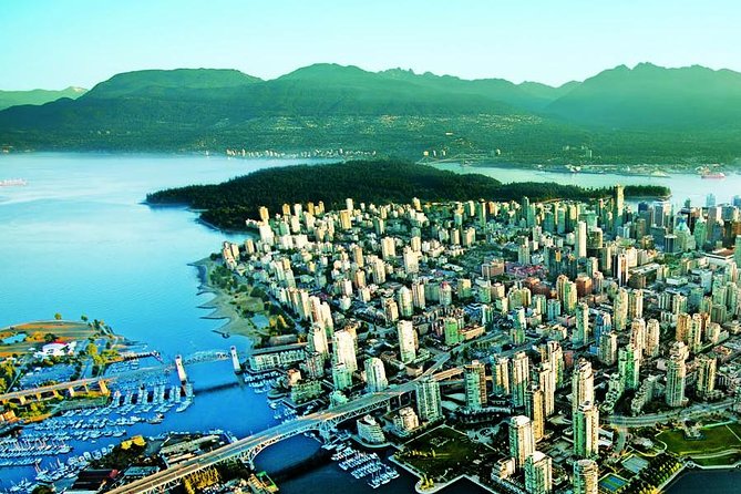 Vancouver Sightseeing and Suspension Bridge Small Group Tour - Capilano Suspension Bridge Park: bridge walk plus treetop and cliff options