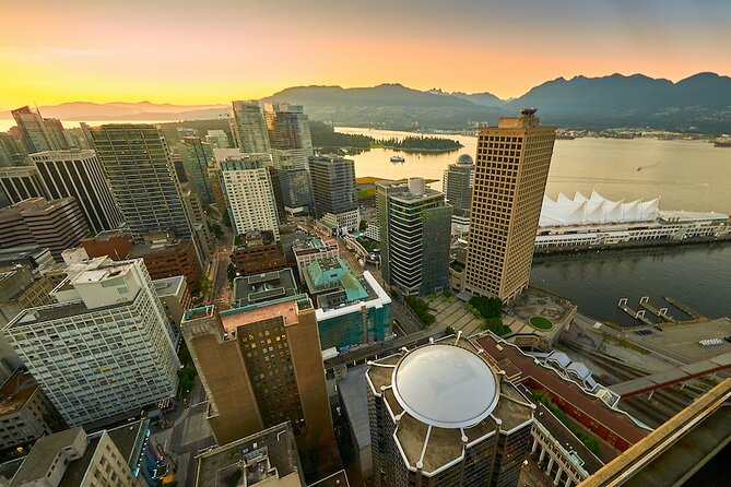 Vancouver Small Group Night Tour w/Capilano + Grouse Mtn Dinner - Getting picked up and oriented before the mountain views