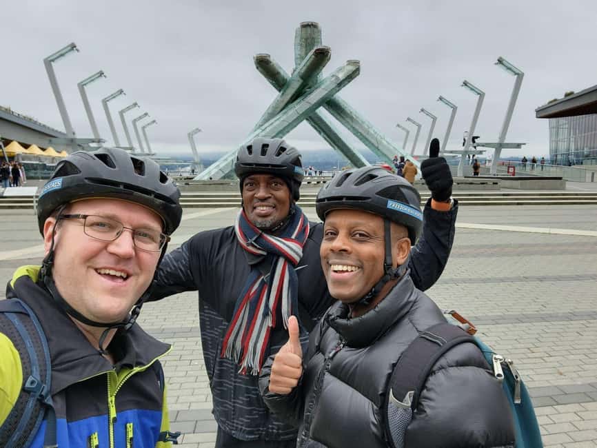 Vancouver: Stanley Park Bike Tour | E-Bike Upgrade Avail. - Brockton Point Lighthouse and Lions Gate Bridge Views