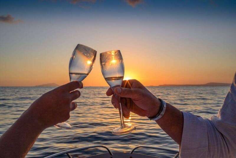 Vancouver: Sunset Boat Cruise with Complementary Bubbly - Key things that make this cruise work