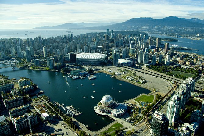 Vancouver Tour: Stanley Park, Granville Island & Capilano Bridge - Canada Place and Robson Street: The Fast Start to Vancouver