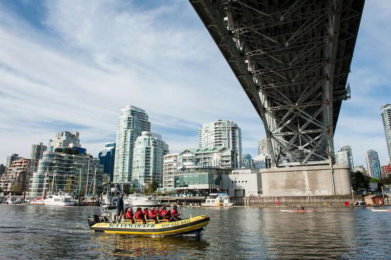 Vancouver: Waterfront Sightseeing Tour - City and Harbour - First steps at Sea Vancouver Waterfront Sightseeing on Granville Island